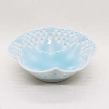 肥前陶磁器専門のオンラインショップ陶樹庵 青白磁透かし彫小鉢